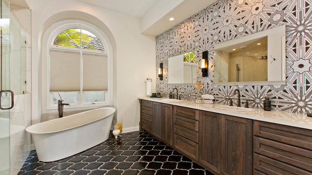 Weekend Design Art Deco Styling Takes Master Bath From Drab To