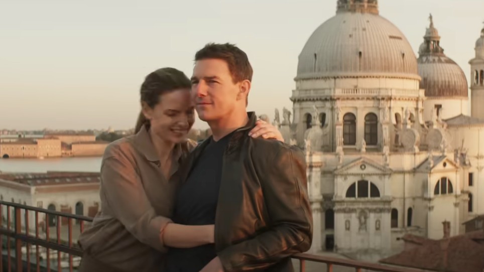 Review: Tom Cruise Fights the Bad Guys, Delivers in Latest 'Mission ...