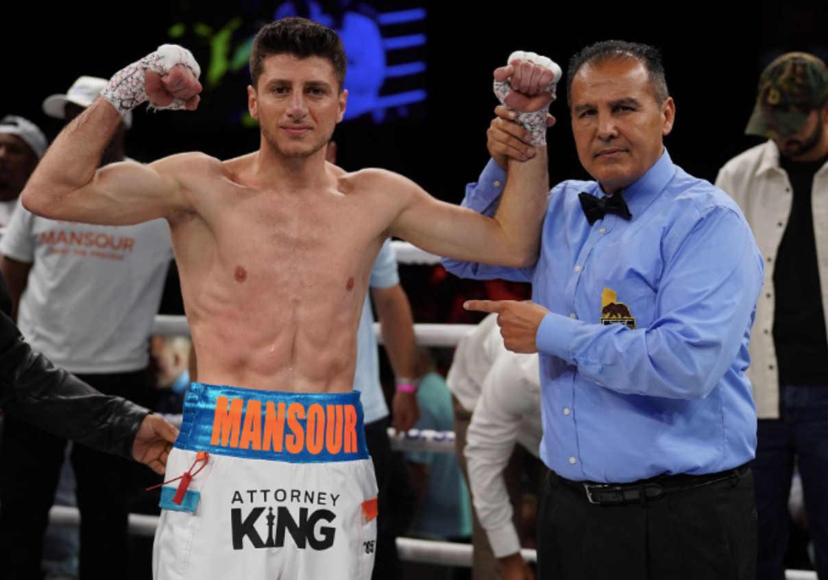 La Mesa's Jonny Mansour Uses Right Hook to Overwhelm Opponent at Sycuan