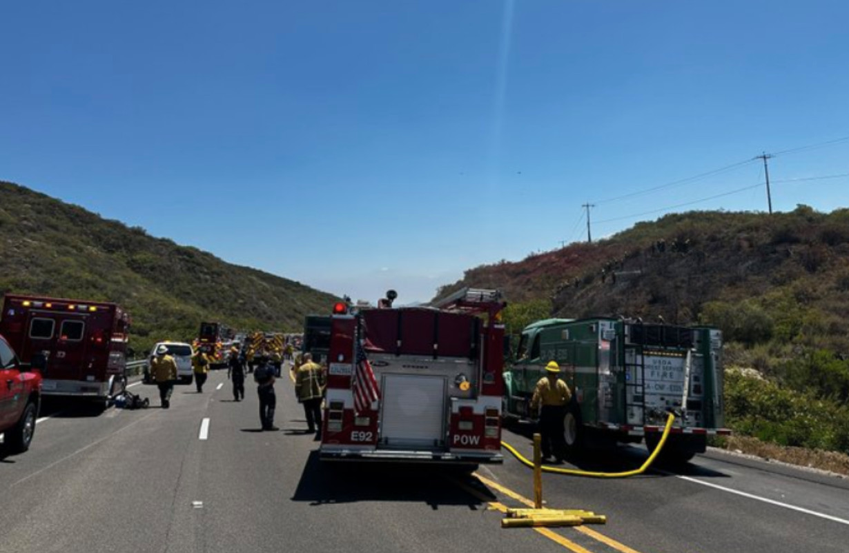 Fiery pileup in outskirts of Poway leaves 5 motorists dead