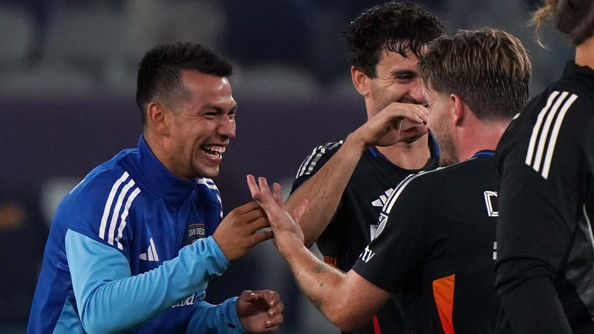 It's official: Lozano exits San Diego, on loan from SDFC to LA Galaxy