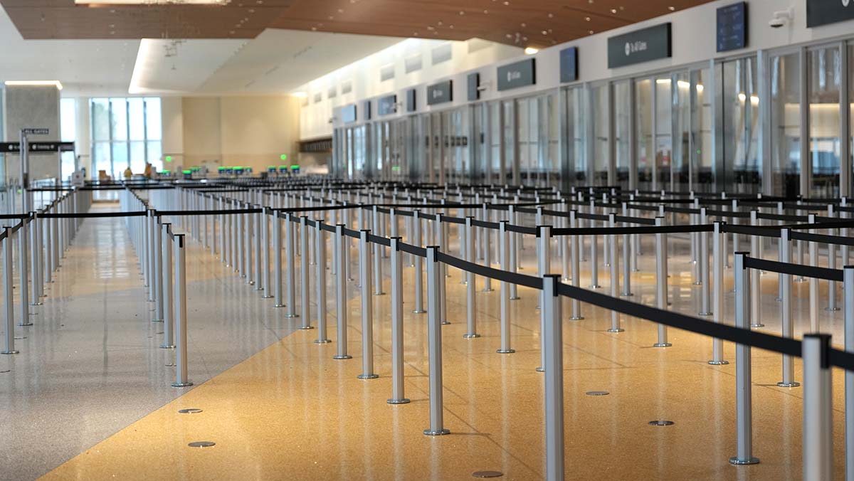 Delays mounting at airports as ICE agents come to SAN Delays mounting at airports as ICE agents come to SAN