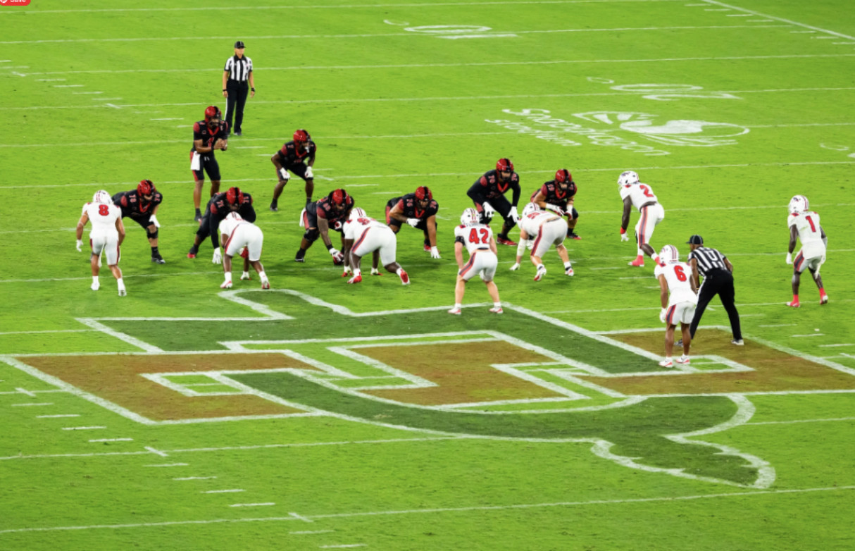 Aztecs offense puts on show in Mountain West opener, winning 45-24