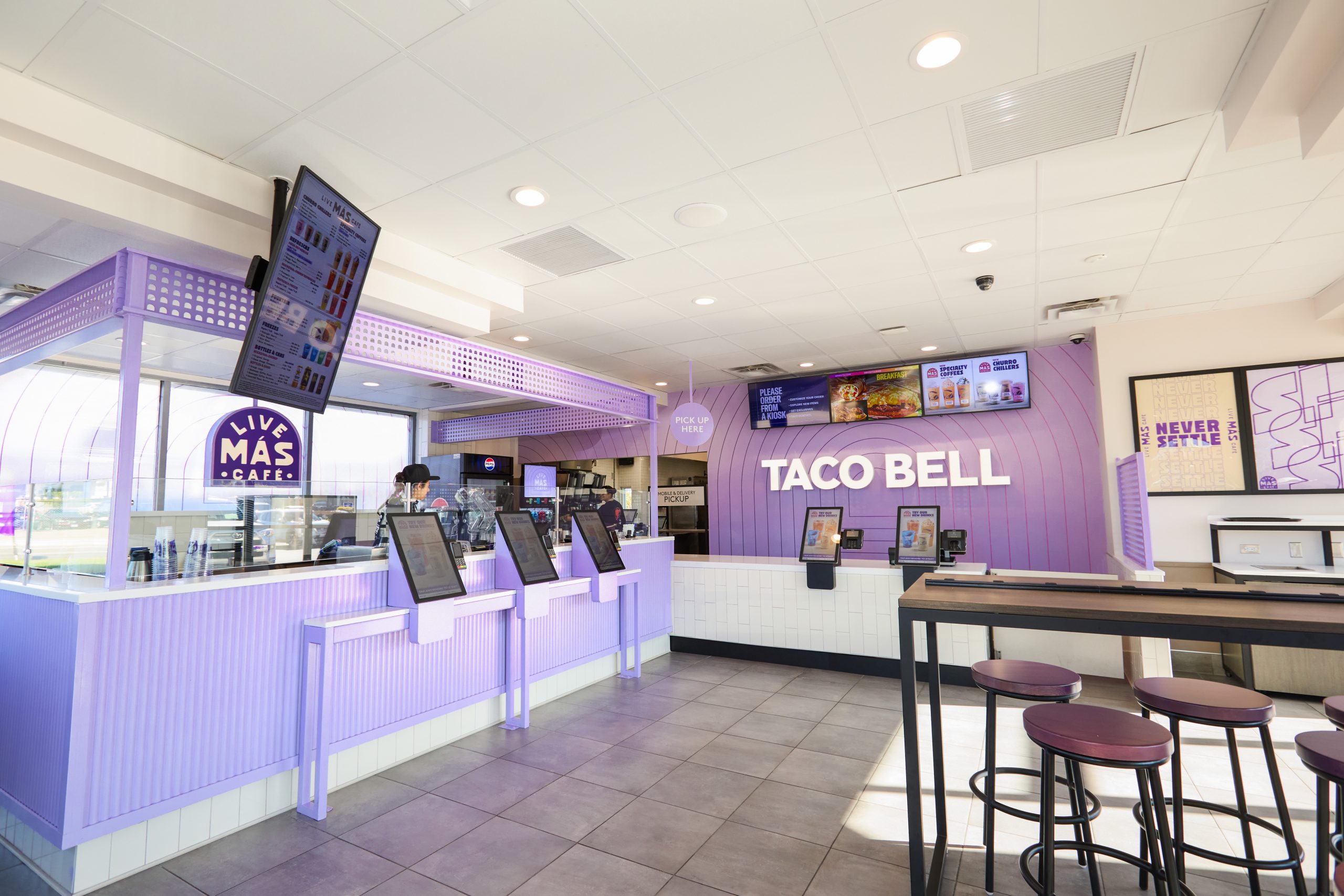 Taco Bell's live Más Café opens Carmel Mountain Ranch with party