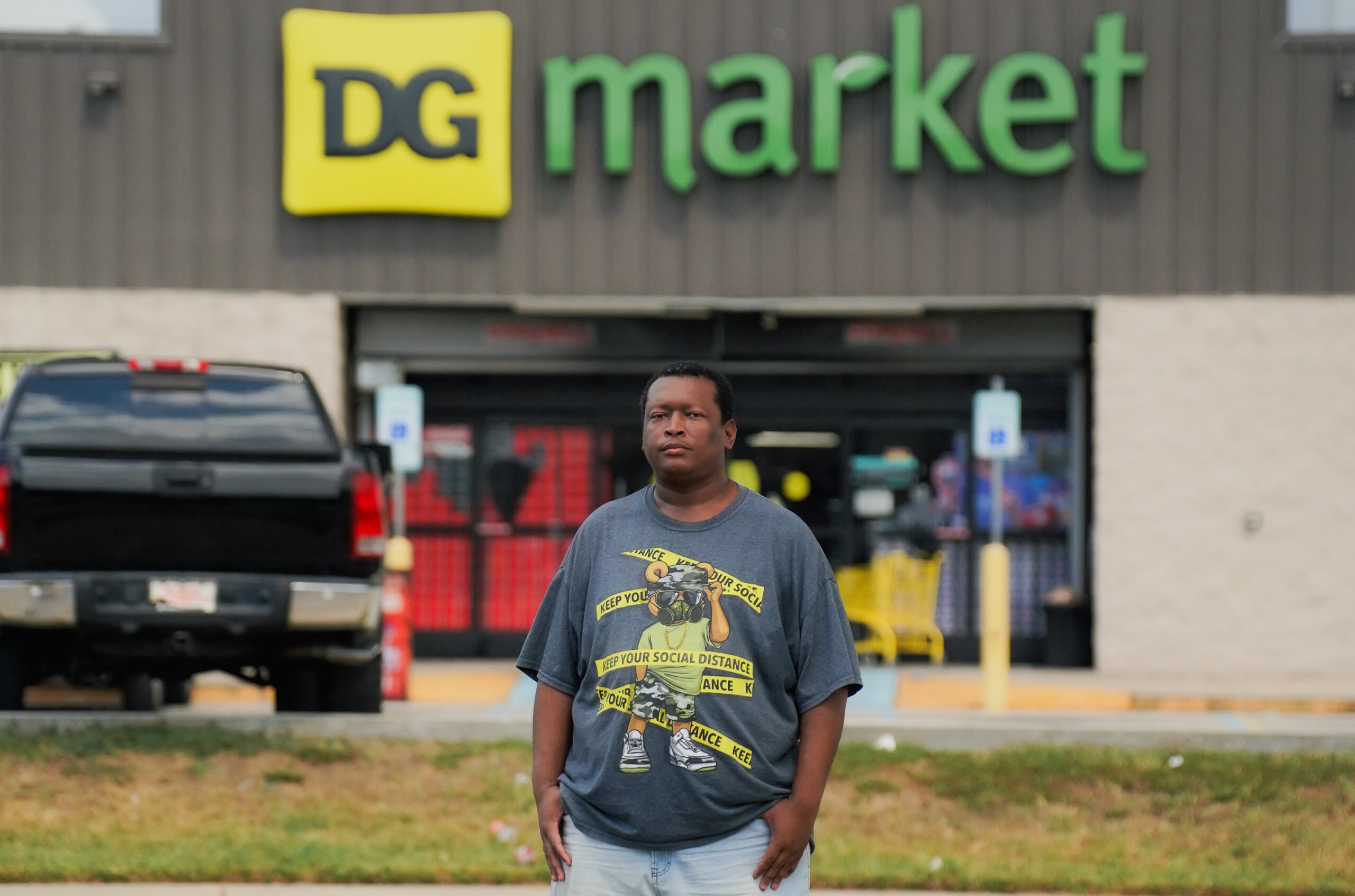 Dollar store workers fight to improve jobs &mdash; even without a union