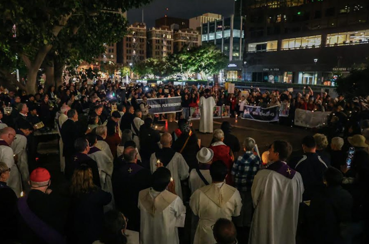 Inside the courthouse where activists are tracking immigration enforcement in real time