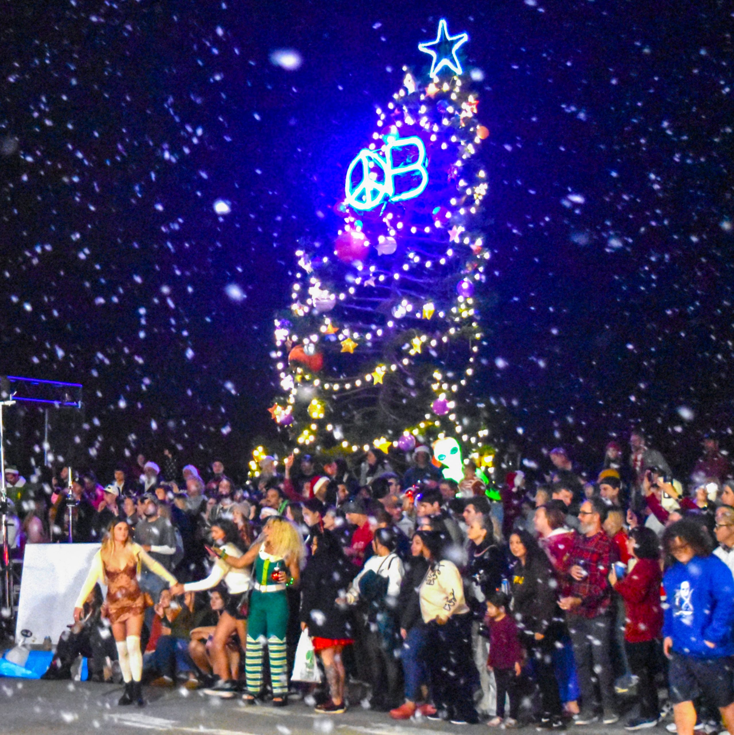 Ocean Beach Holiday Parade goes galactic