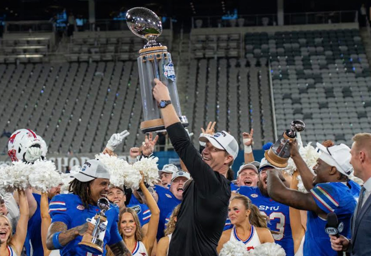 Waves, trick plays and eggnog chaos: The Holiday Bowl had it all