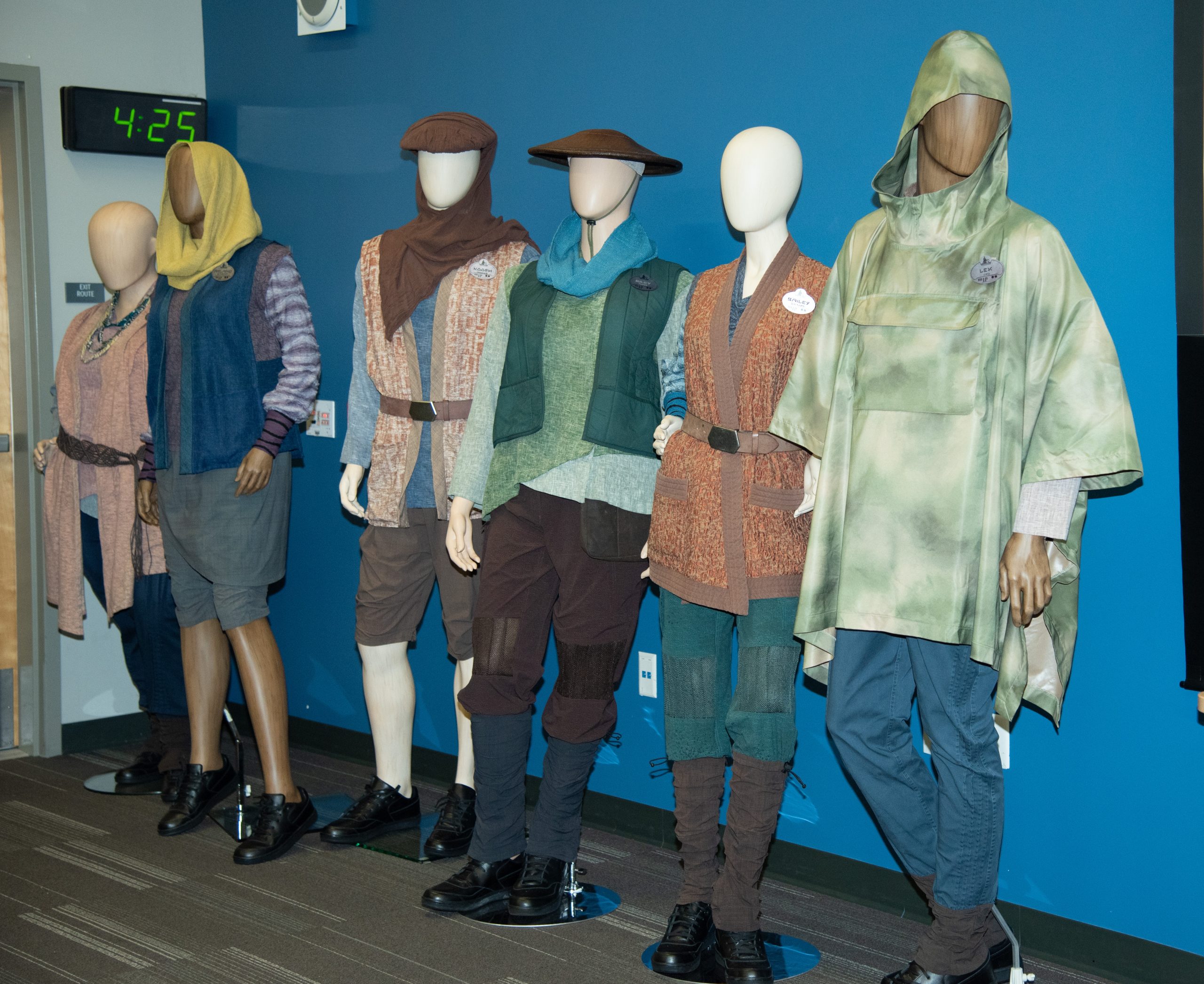 ‘Star Wars: Galaxy’s Edge’ costumes bring a galaxy far, far away to life