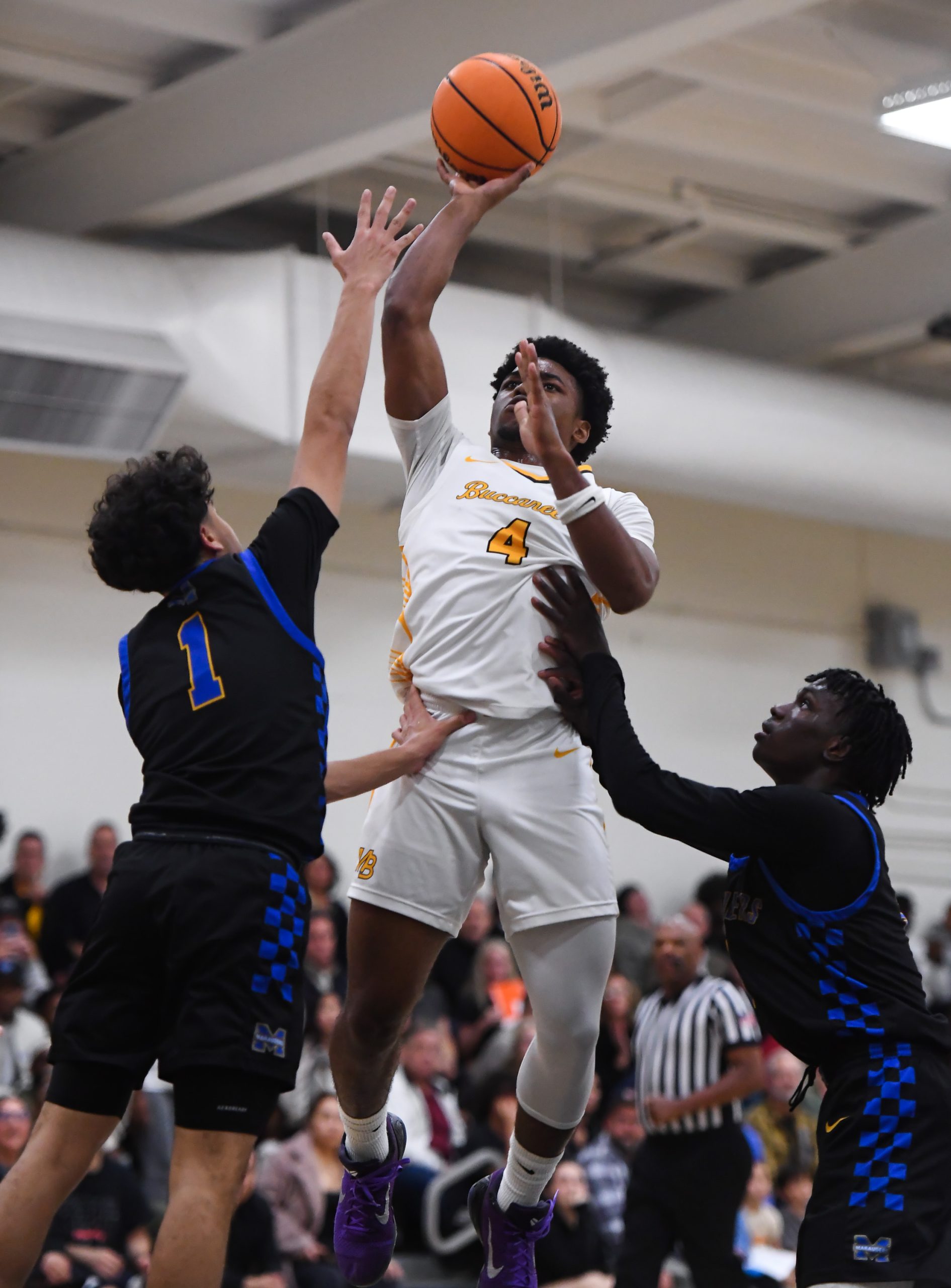 Confident Bucs take win streak to playoffs, but fall early