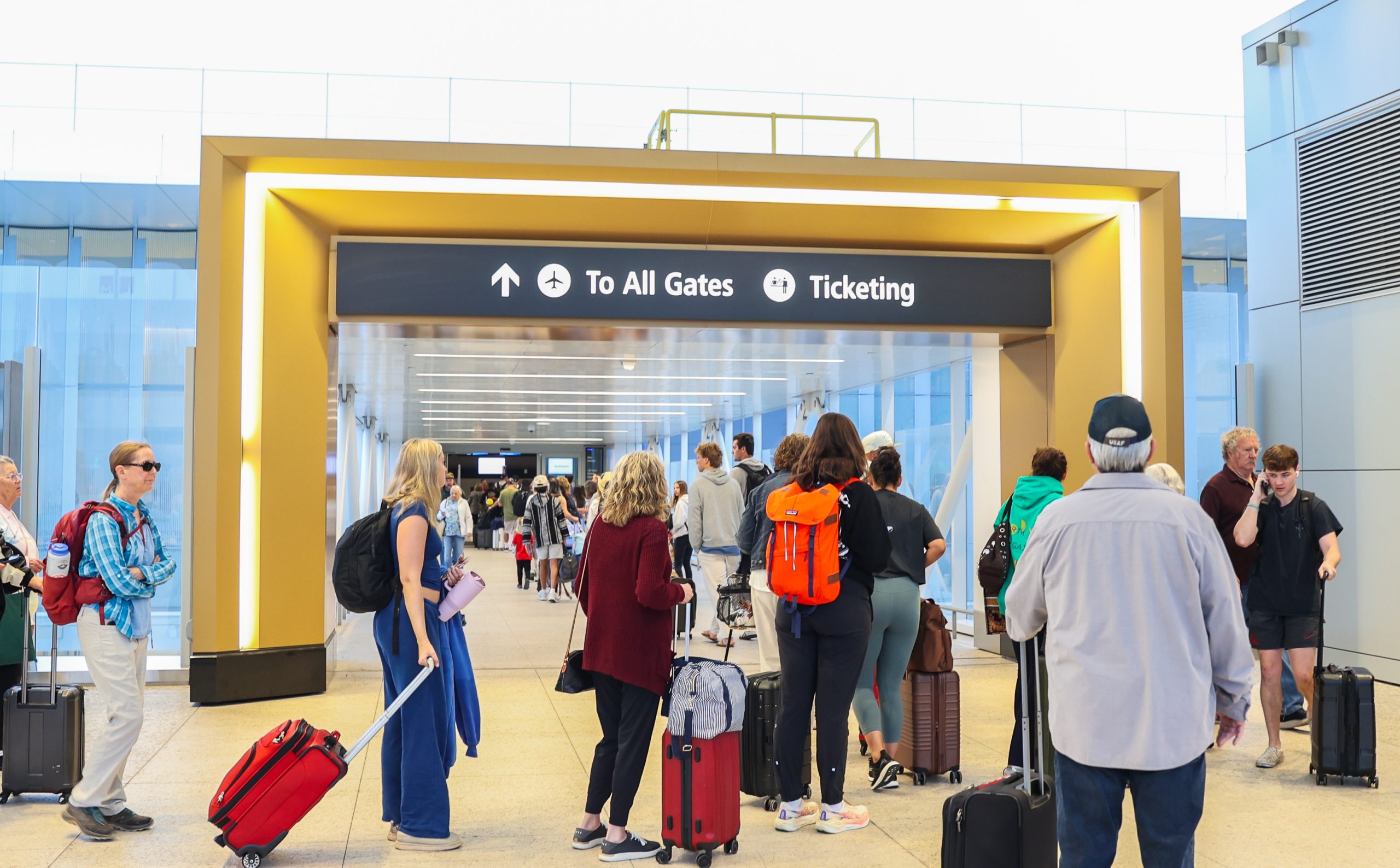 ICE not deployed at San Diego Airport, but major delays continue