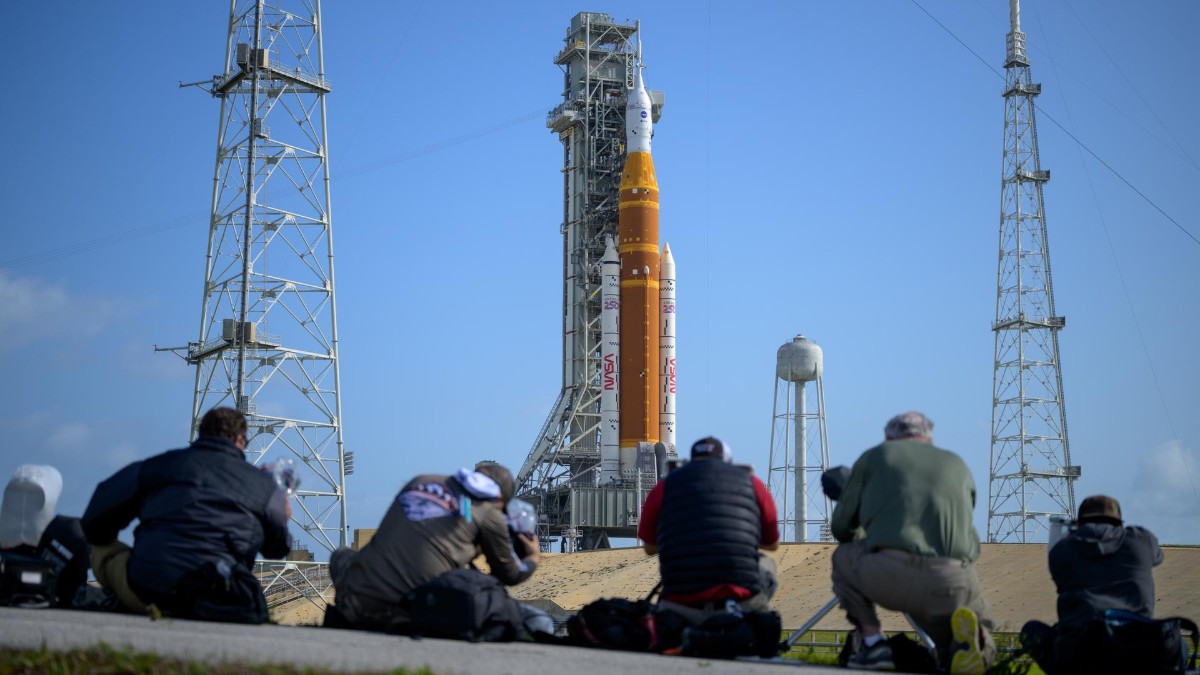 Countdown underway for astronaut Moon flight that will land off San Diego