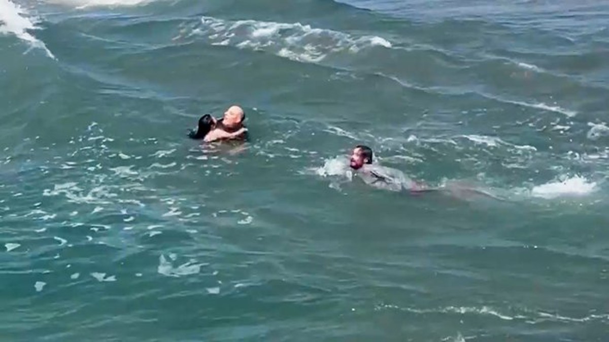 Surf coach rescues father, daughter caught in Oceanside Harbor rip current