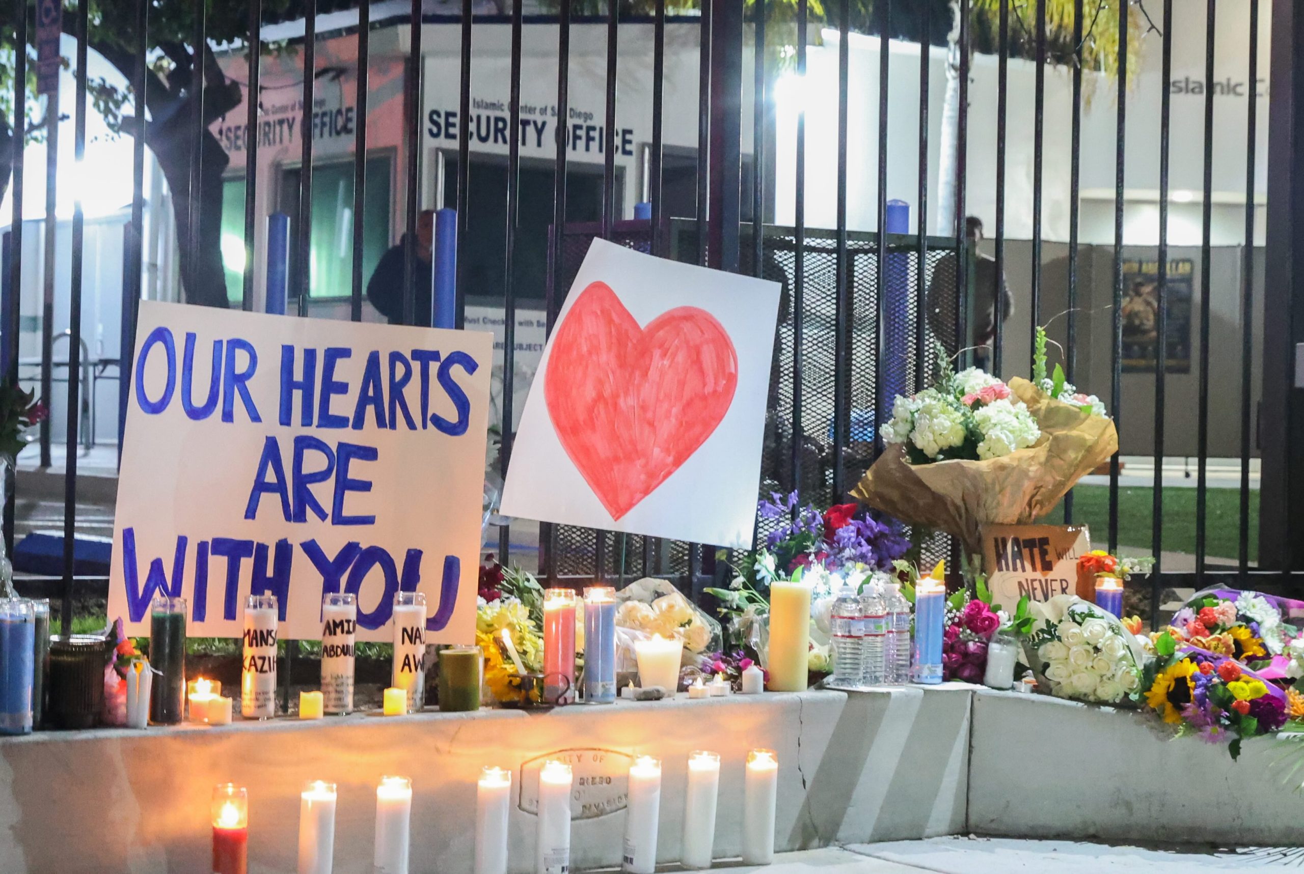 Hundreds attend vigil for victims of Islamic Center attack Hundreds attend vigil for victims of Islamic Center attack