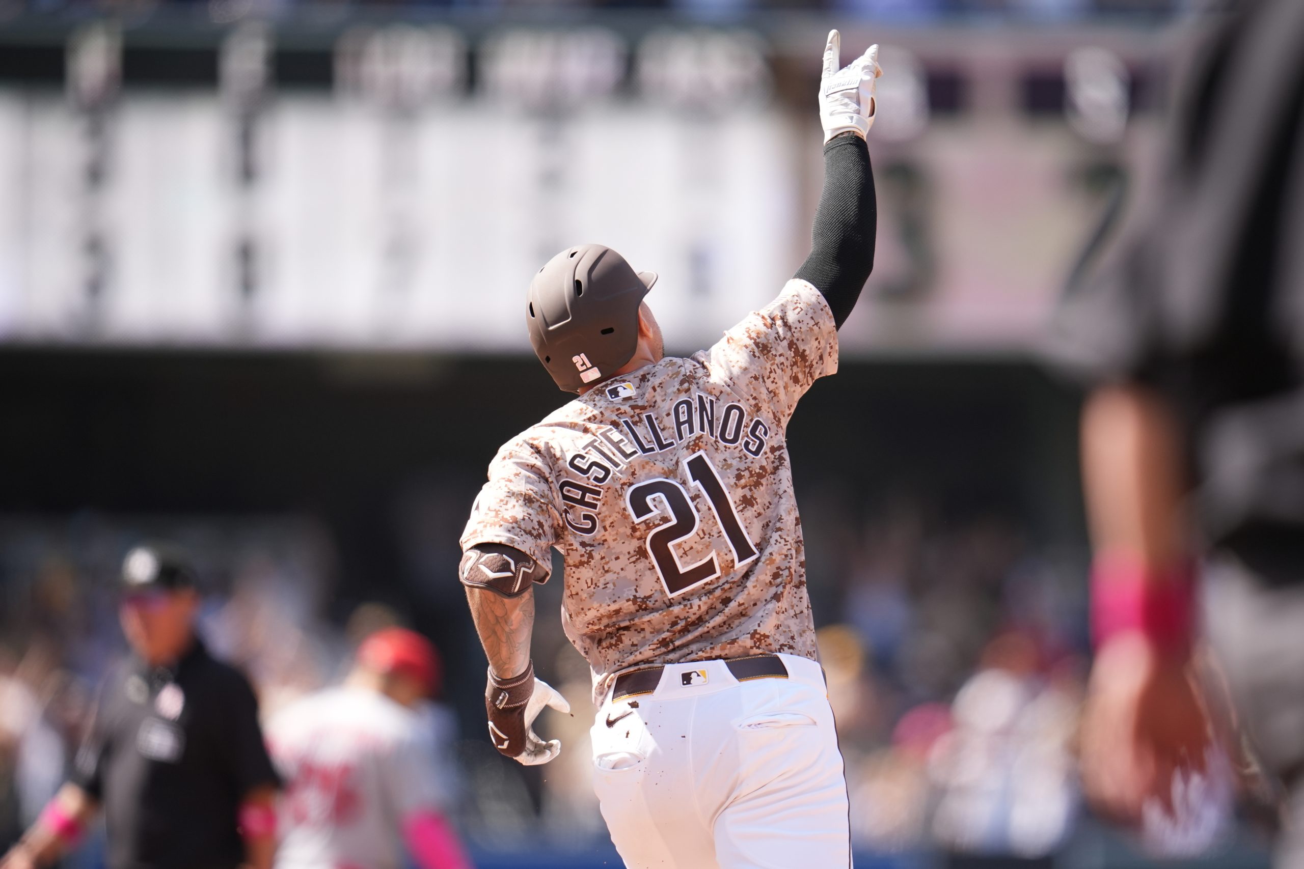 Nick Castellanos, past tiff with former manager, is settling in with the Padres
