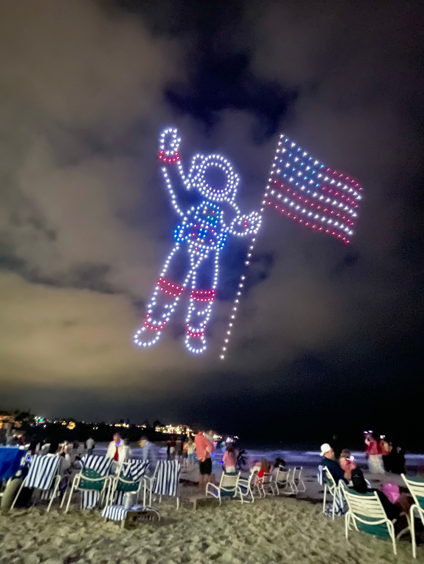 La Jolla Beach and Tennis Club returns with the 4th annual Fourth of July drone show