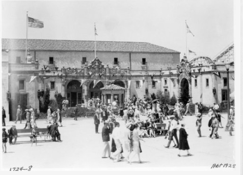 Early Mission Beach bathhouses rose on open sand in the 1910s