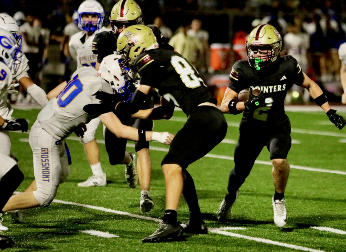 Pointers find way to win, stay undefeated, with 28-20 win over Grossmont
