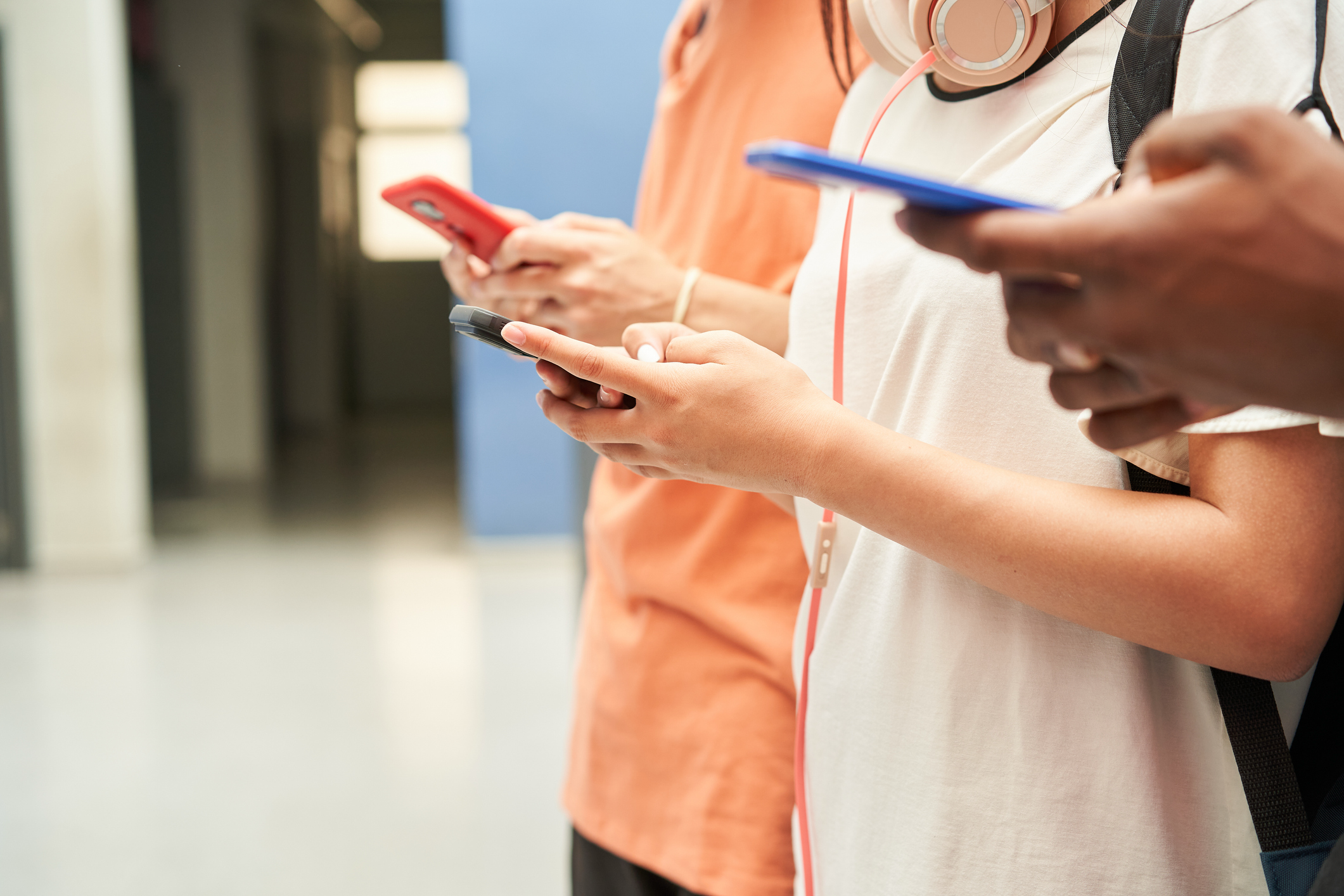 Prohibir las redes sociales a menores de 16 años, tiene gran apoyo. California endurece regulaciones